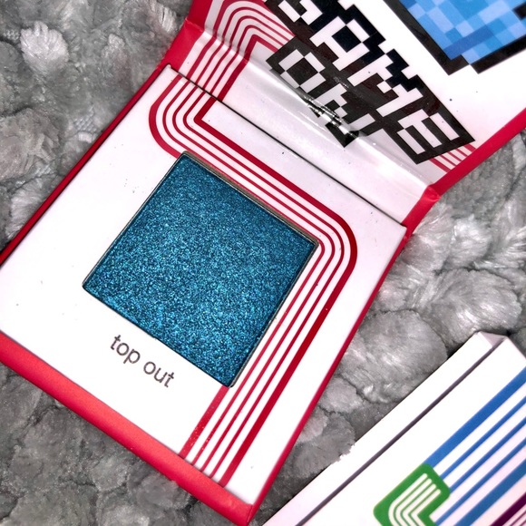 Tetris Top Out Highly Pigmented Metallic Eyeshadow - Picture 2 of 6